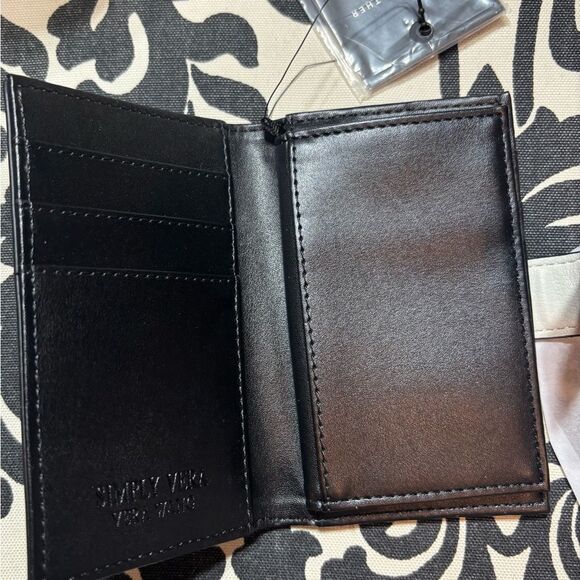 New Simply Vera Vera Wang Silver X-ray Floral Nova Card Case - Picture 4 of 4